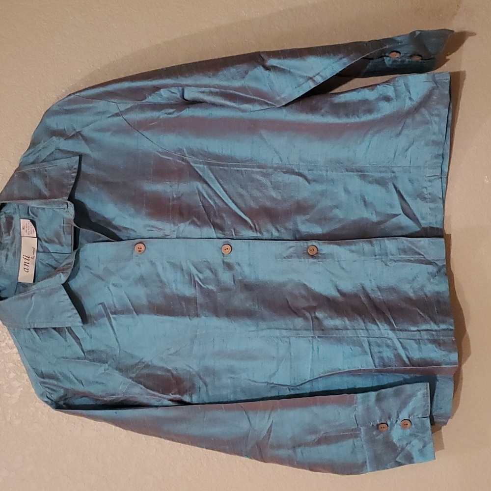 anü by natural button down top